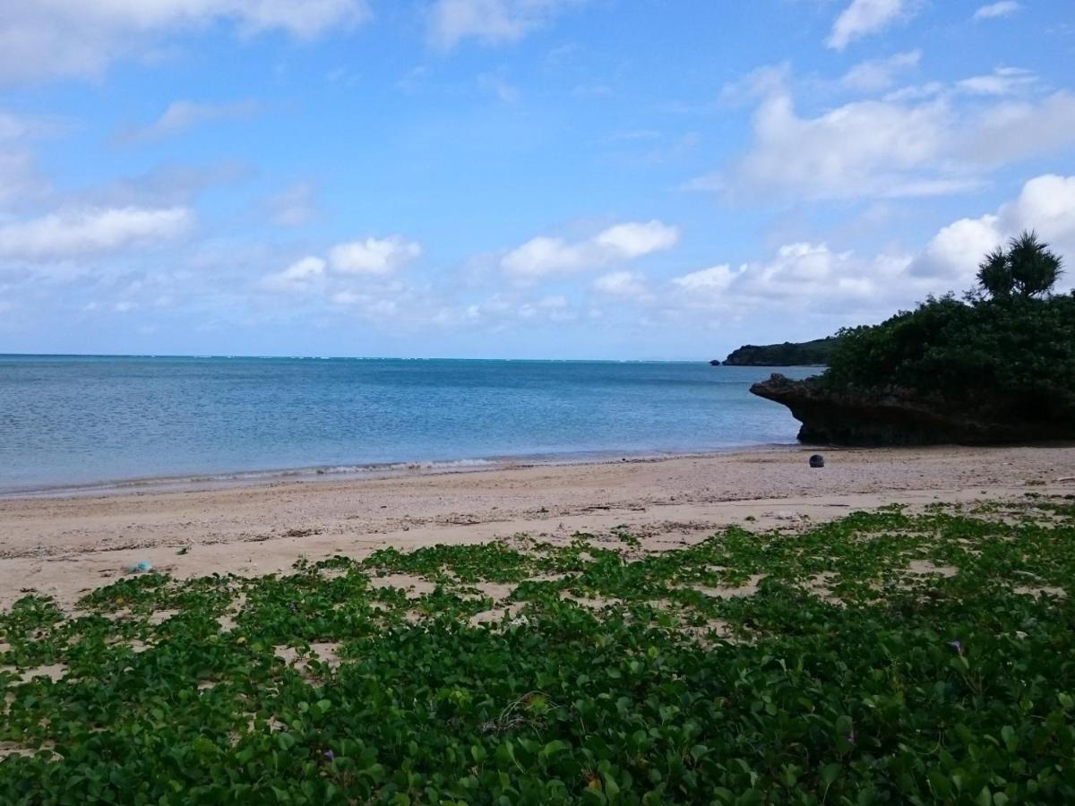 Garden Beach House Motobu Buitenkant foto